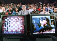 El 11 de mayo de 1997, el superordenador construido por IBM Deep Blue derrotaba al campeón del mundo de ajedrez Gari Kasparov por un total de 3½ a 2½ en un match al mejor de seis partidas. Deep Blue venció dos partidas, empató tres y perdió ...