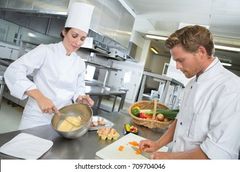 Reporta al Chef ejecutivo

Funciones principales

-Apoya al Chef ejecutivo en la administración y operación de la cocina
-Verificar el correcto estado de los alimentos
-Apoyar en la creación del menú
-Encargado de la cocina en ausencia del Che...