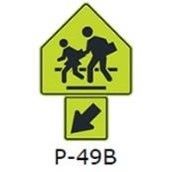La siguiente señal (P-49b) , indica: 
a) Zona transitada. 
b) Proximidad a un cruce peatonal. 
c) Ubicación de un cruce escolar 
d) Ninguna de las alternativas es correcta.