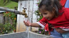 La sociedad muestra un elevado nivel de conflictividad, a causa de la deficiente administración de servicios, la impunidad, la falta de certeza jurídica de la tierra, la explotación inconsulta de recursos naturales y la falta de aplicación del...