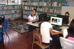 243 Bibliotecas de escuelas y colegios en todo el país ya fueron transformadas, 20 están en proceso, actualmente son espacios orientados a estimular la lectura y fortalecer las habilidades comunicativas entre niños, niñas y jovenes.