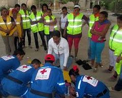 actuación  antes, durante y después de desastres o de emergencias en salud para responder a las necesidades y mejorar las vidas de las personas vulnerables