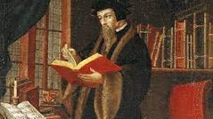 Sus primeros estudios fueron en Teología y entre sus obras están:
  
Institución de la religión cristiana (1536) 
Pequeño tratado sobre la santa cena (1541)
Catecismo de la iglesia de Ginebra (1542)
Tratado sobre los escándalos (1550)
Estudi...