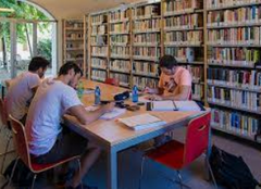 Información actual de los CRA de Chile
Para el 2010 se estimaba un total de  9,000 CRA extendidos por todo el país, esto gracias al programa de bibliotecas escolares extendio en este mismo año, hoy en día se comprende que el 95% de los centros...