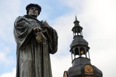 (1483/11/10 - 1546/02/18)
Martín Lutero nació el 10 de noviembre de 1483 en Eisleben.