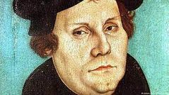 Martín Lutero: nació el 10 de noviembre de 1483 en Eisleben.

En 1501, estudió en Erfurt con la intención de hacerse abogado. Se doctoró cuatro años después.