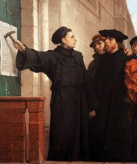 Doctrinas fundamentales: Lutero defendía varias ideas que contradecían las enseñanzas oficiales de la Iglesia católica de la época: