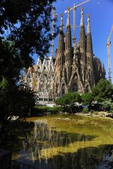 España, 1852-1926. Uno de los genios que murió sin ver terminado su trabajo más importante: la Sagrada Familia, en Barcelona (se espera que esté completa en 2026). Su existencia puede palparse en toda la arquitectura de esta ciudad española, ...