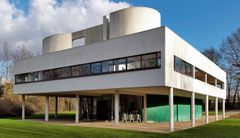 Francia, 1887-1965. Un militante de las líneas puras y limpias, Le Corbusier es otro teórico de la arquitectura moderna. Creía en la posibilidad de cambiar el mundo con la arquitectura, a la que consideraba una máquina de generar belleza. Algo...