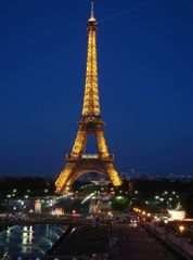 Francia, 1832-1923. Si bien Eiffel no era arquitecto, es imposible obviarlo en esta lista por la influencia que su trabajo como ingeniero civil tuvo en las siguientes generaciones de arquitectos.
Sus conceptos en la estructura fueron determinantes...