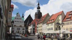2. lugar de nacimiento 
Martin lutero: nació el 10 de noviembre de 1483 en Eisleben.