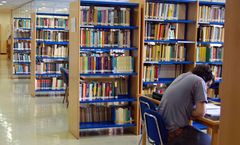 Información actual de los CRA del país de Guatemala

En guatemala existe una legislación que promueve la creación de bibliotecas y 	que las existentes no cubren las necesidades del  país. Las bibliotecas facilitan los procesos de mejora en ...