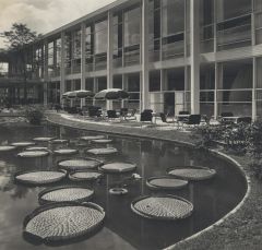 -Oscar NIEMEYER, Brazilian Pavilion, New York World’s Fair 1939
-exhibit place
-ramps
-le corbusier influenced
