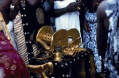#170 


Sika dwa kofi (Golden Stool)


Ashanti peoples


South, central Ghana


1700 C.E. 


_____________________


Content: 