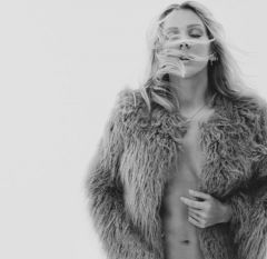 EG Ellie Goulding wearing a fur coat