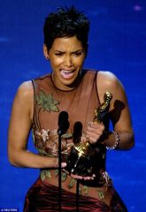 HB Halle Berry crying over an Oscar