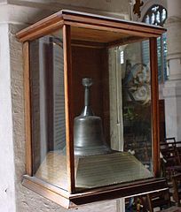 In which church will you find the Newgate prison execution bell ?