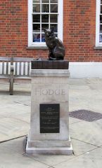 Where will you find a statue of Hodge ?