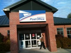 

la oficina de correos