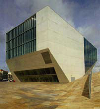 OMA
Casa da Mùsica
Porto, Portugal
2005