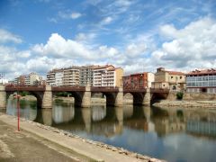 ¿Qué estatus ocupa Miranda de Ebro dentro de la jerarquía del sistema urbano español?