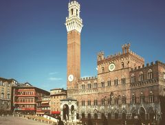 The Campo in Siena with the PalazzoPubblico