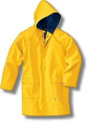 Raincoat 
Vêtement pour la pluie dont le tissu ne laisse pas traverser l'eau. 2