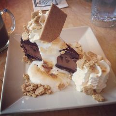 Toasted Marshmallow S'mores Galore Cheesecake