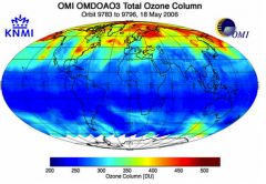 Refere a região a nível mundial mais afetada pela destruição da camada de ozono.