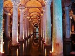 Restos del acueducto romano: 900mts. Lleva agua a la ciudad y se almacena en una sisterna