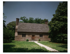 What are the basic elements of early colonial architecture in the South? Name at least 5.