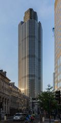 Who was the architect of Tower 42 ?
