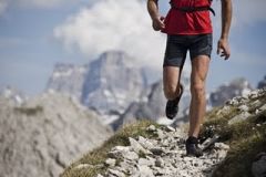 Training above sea level (2000m) which increases the number of oxygen carrying red blood cells.

Improves cardiovascular endurance.



Middle and long distance runners.