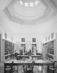 Redwood Library
1749-50
Newport, RD
Peter Harrison 
Anglo-Palladianism 
Doric order of wood, made to look like stone
1st public library