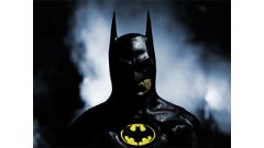 INTERNAL GOOD vs. EVIL NARRATIVE

What are some examples from the film of Batman being heroic?