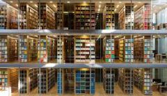 Außerdem (moreover / furthermore / besides )
Die Kölner Akademie bietet Sprachkurse und Filme, Außerdem gibt es dort eine große Bibliothek
