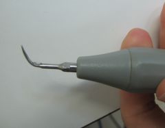 What is the maximum time that an ultrasonic scaler can be used on a tooth surface?