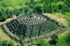 #198 


Borobudur Temple


Central Java, Indonesia


Sailendra Dynasty 


750 - 842 C.E.


_____________________


Content: 