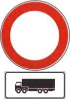 Il segnale raffigurato vieta il transito ai soli veicoli indicati