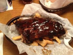 * A 4 bone portion of our "Fall Off the Bone" ribs with seasoned steak fries.
*Garnish:
Wet Nap
*Served in a deli - lined basket