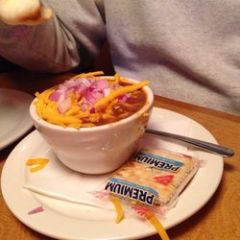 *Mild made from scratch chili (with beans).
*Garnish:
Cheddar cheese 
Red onions
Crackers
*Served in a cup
(or bowl $1 upcharge)