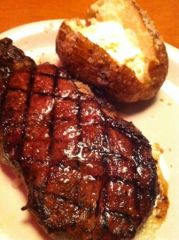 *12 oz.
Similar flavor to a sirloin. Aged longer for extra tenderness.
Garnish:
*Brushed with melted butter