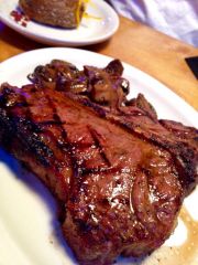 *23 oz.
Two cuts of meat: Strip and Filet. We do not cut this steak on premises because of the bone, but it comes to us fresh, never frozen.
Garnish:
*Brushed with melted butter.