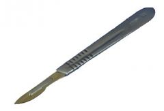 a knife with a small, sharp, sometimes detachable blade, as used by a surgeon.