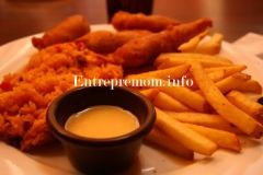 *4 oz of hand battered all white meat chicken.
*4 bite size pieces
Garnish: 
*Choice of Ranch, BBQ,or Honey Mustard