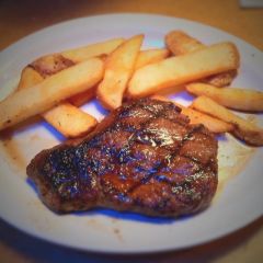 *A 6 oz sirloin cooked to the guests liking.
Garnish:
*Brushed with melted butter
