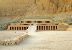 21. Mortuary temple of Hatshepsut - near Luxor, Egypt / New Kingdom, 18th dynasty - c. 1473–1458 B.C.E.


 


Content


-new kingdom temple


 


Style 


-rock cut- cut out of limestone cliff


-cause way bilaterally divides t...