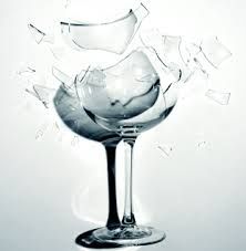I break a glass everyday.
I broke a glass last week.
