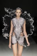 Technologies that involve the use of new methods of making products 
(Laser-CNC-cutting, rapid prototyping)

IRIS VAN HERPEN- CRYSTALLISATION COLLECTION
FERRUCIO LAVIANI- EVOLUTION DRESSER

