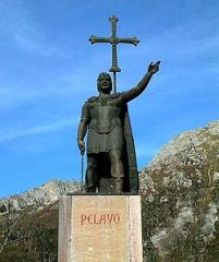 What Visigothic noble defeated the Muslims at Covadonga (Asturias), beginning the Reconquista?